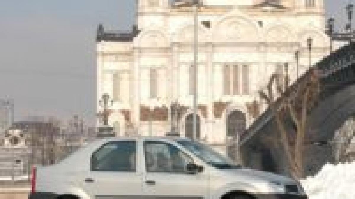 renault intrerupe productia la fabrica din moscova logan sedan nu se produce o luna
