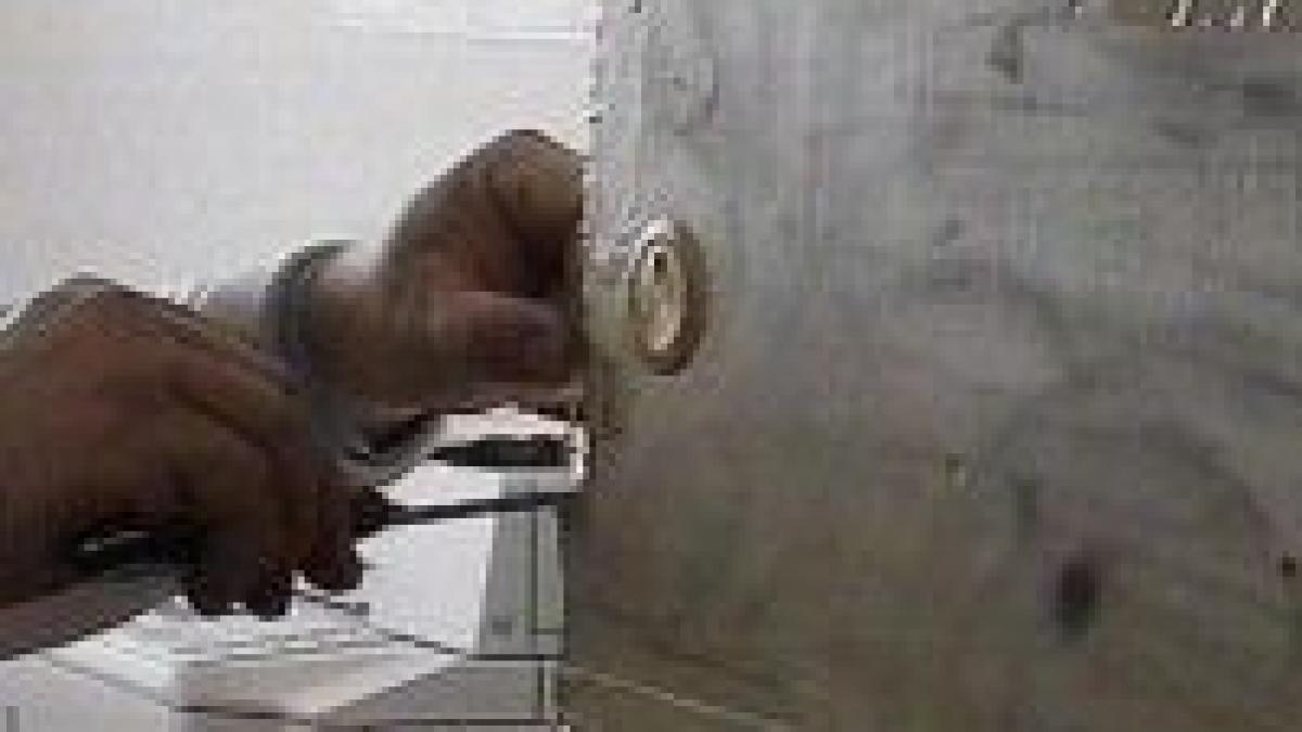 mai multi hoti au furat seiful unei agentii de formare profesionala din pitesti