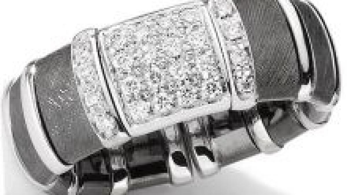 obama cumpara un inel de 30 000 de dolari sotiei sale ca semn de multumire pentru sprijin in