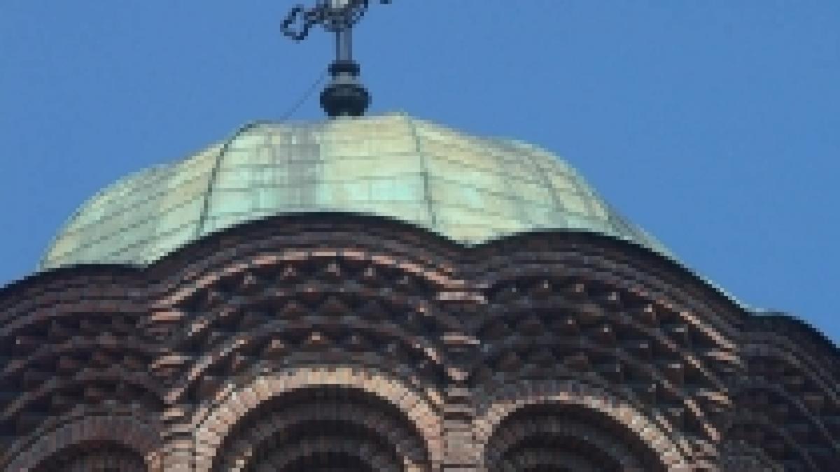 grecia un preot ortodox a primit 11 ani de inchisoare pentru ca a violat doi copii