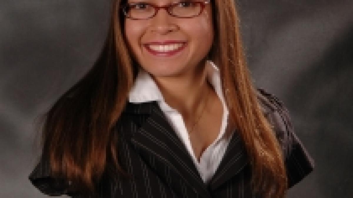 sua o tanara fara brate piloteaza avioane foto