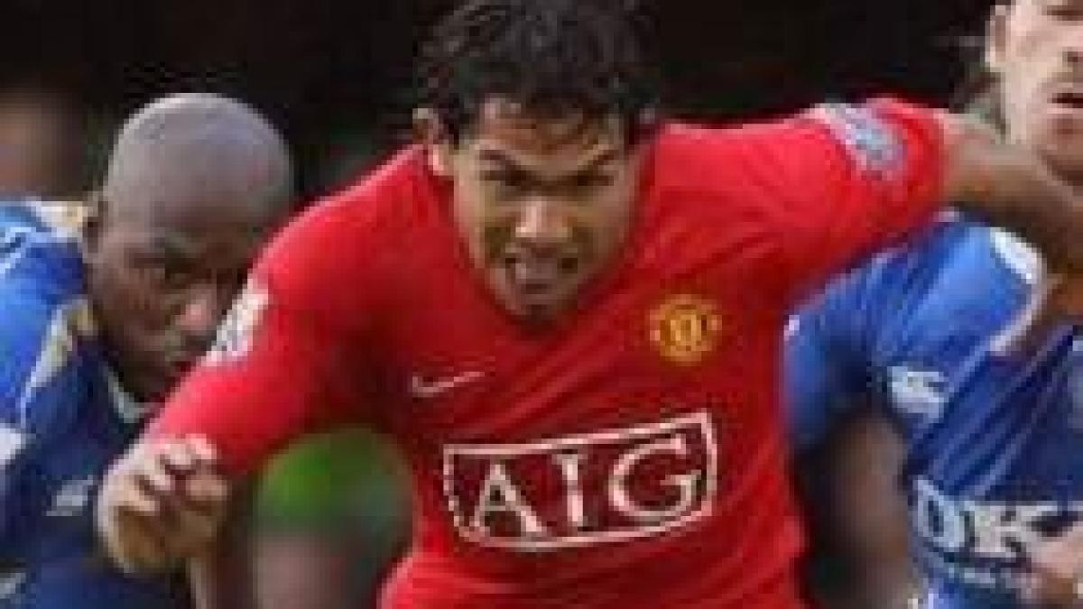 carlos tevez eroul lui manchester united in cupa ligii angliei