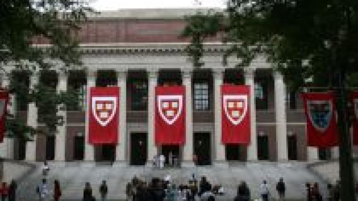 criza a lovit si universitatea harvard a pierdut 8 miliarde dolari din fondul sau de investitii
