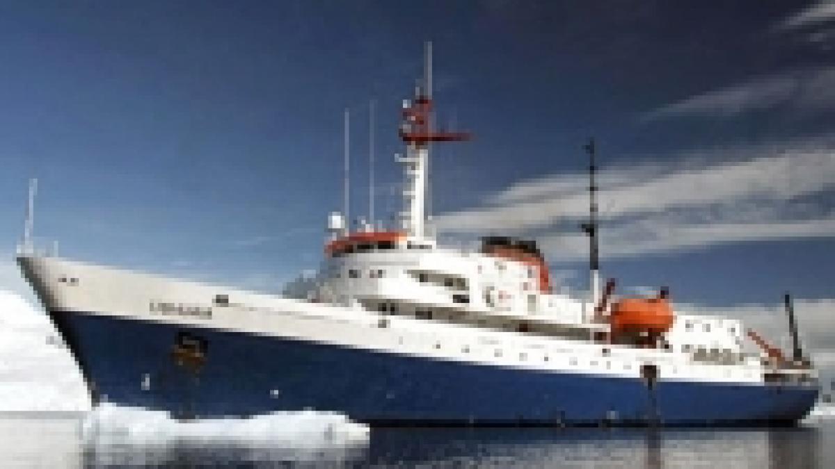 o nava argentiniana esueaza pe coasta de nord est a antarcticii