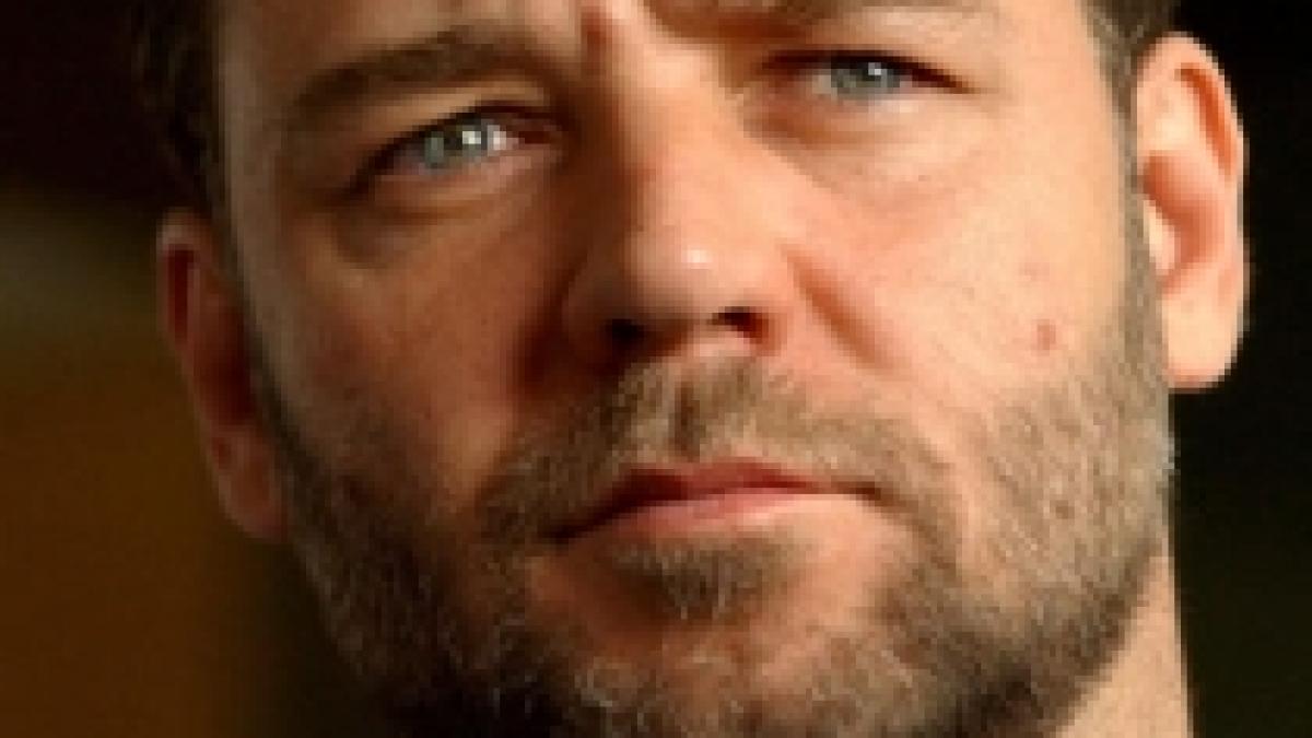 russel crowe va interpreta un dublu rol in lungmetrajul notthingam