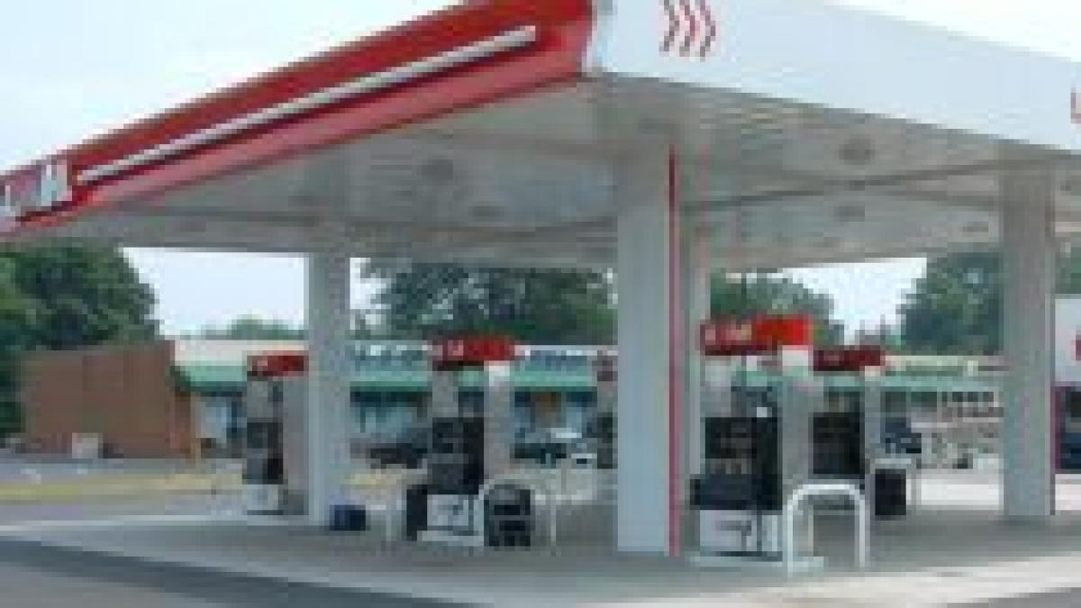 lukoil ieftineste din nou benzina si motorina cu 12 respectiv 6 bani pe litru