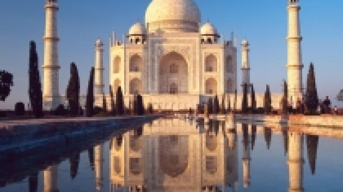 o replica a celebrului taj mahal construita la bangladesh