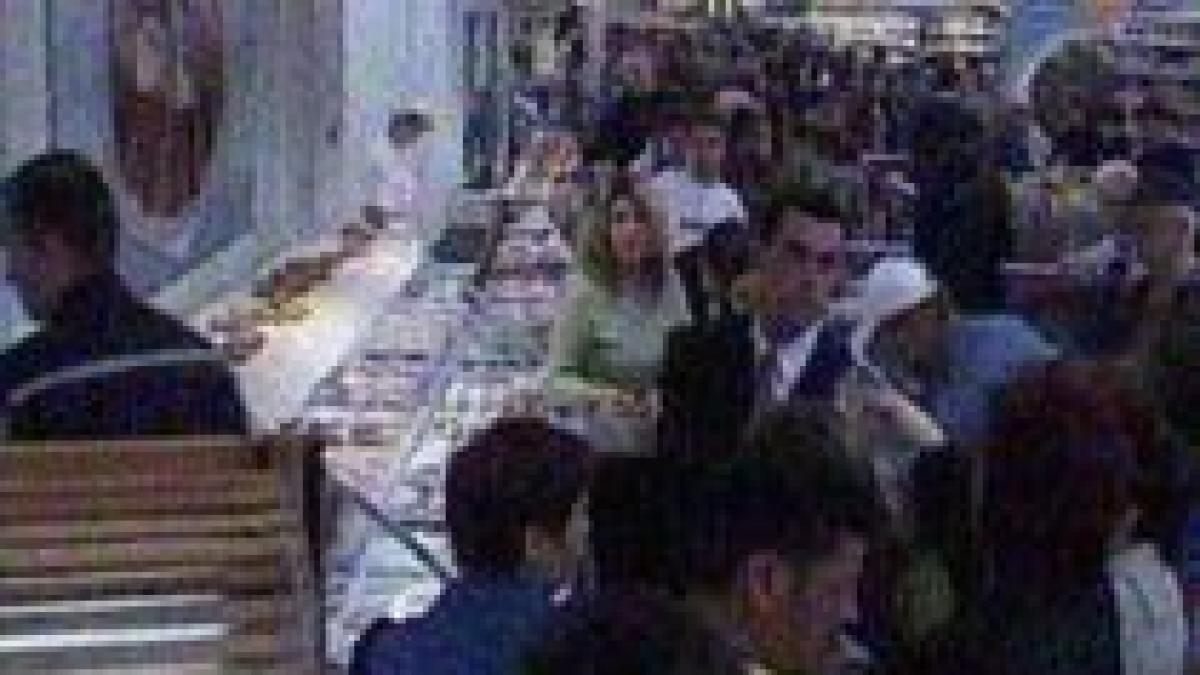 program prelungit de sarbatori la hipermarketuri si centre comerciale