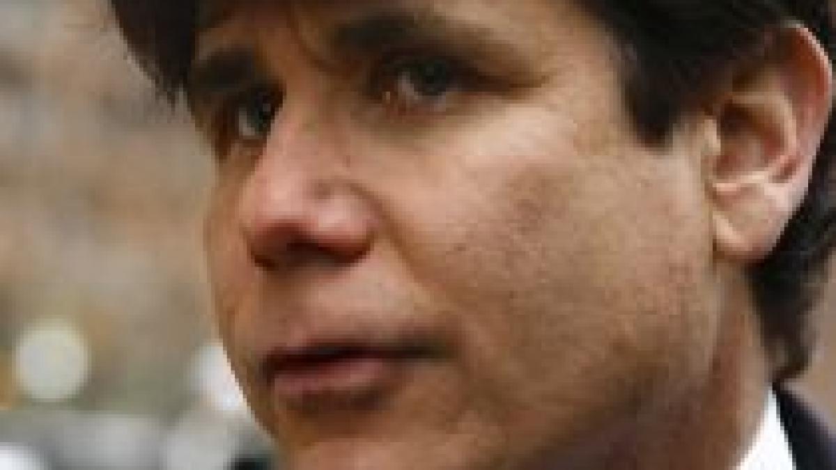 sua guvernatorul de illinois arestat pentru ca incerca sa vanda postul lui obama