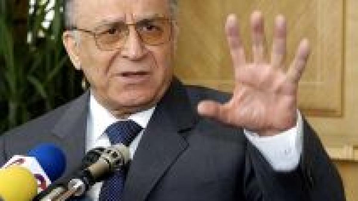 ion iliescu se teme de lupul basescu dar isi ataca si colegii de partid pentru ca au intrat in