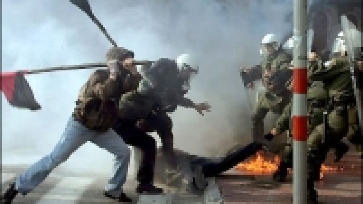 protestele grecilor se extind la moscova roma si bologna