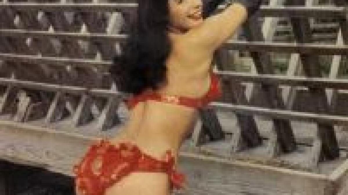 a murit bettie page regina pictorialelor sexy din anii 50