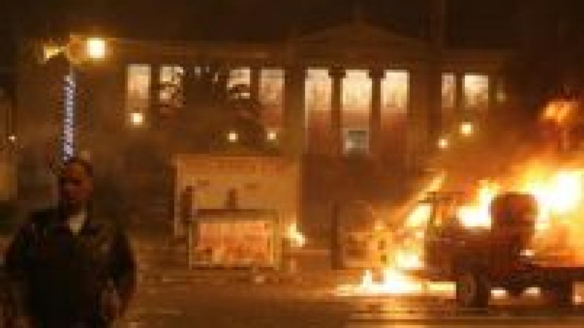 in franta si germania au avut loc manifestatii de sprijin pentru protestatarii greci