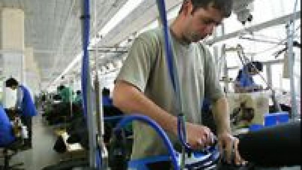 romanii care lucreaza in strainatate au trimis in tara 9 miliarde de dolari in 2008