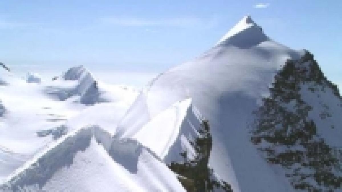 doi alpinisti romani vor sa cucereasca muntele vinson din antarctica