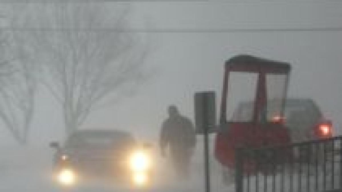 o femeie a murit si 800 000 de locuinte in bezna din cauza unei furtuni de zapada in sua