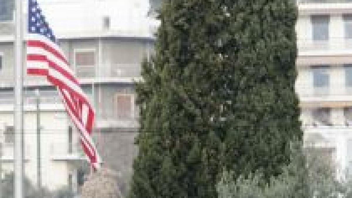 sase ambasade sua au primit plicuri cu praf alb