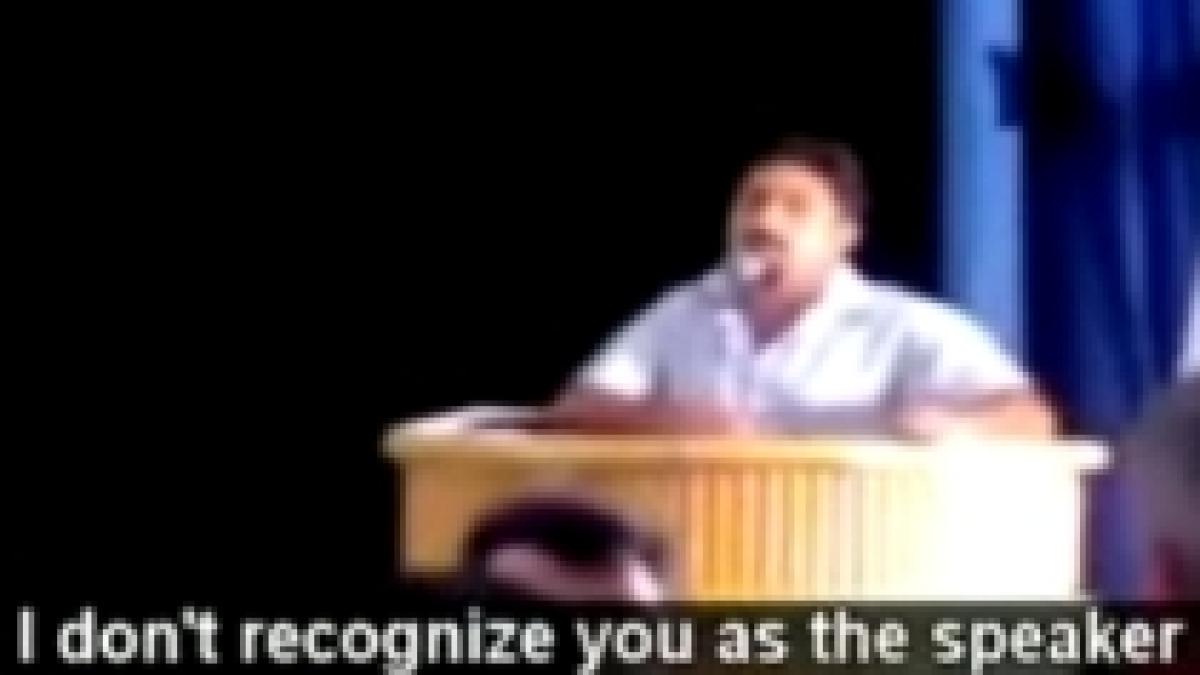 un student iranian s a declarat scarbit de mahmoud ahmadinejad pe care l a numit demagog video