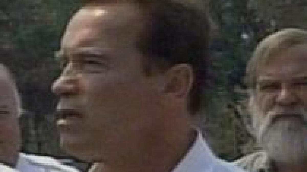 schwarzenegger le da functionarilor din california 2 zile pe luna concediu neplatit