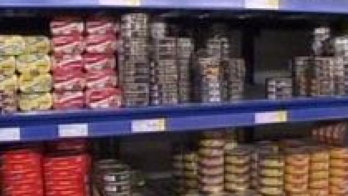 scandalul carnii infestate 1 700 de conserve de carne de porc retrase de la vanzare