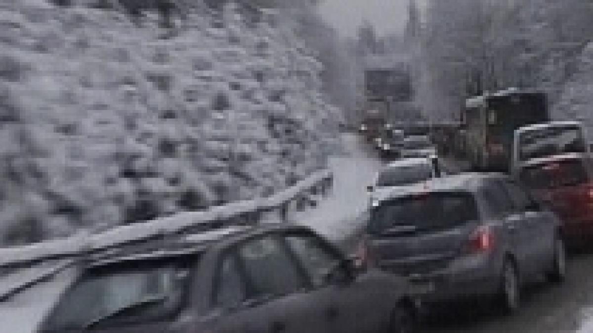 politia a interzis accesul autoturismelor in poiana brasov