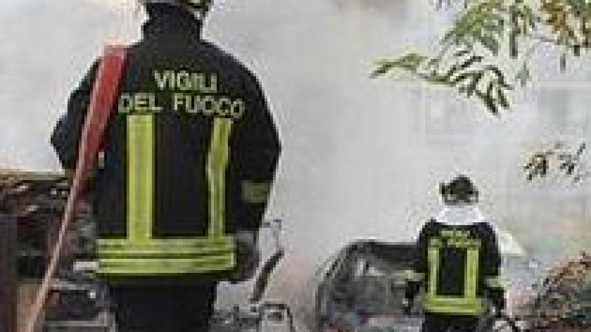 roma o romanca si fiul ei de trei ani au murit intr un incendiu izbucnit intr o tabara ilegala