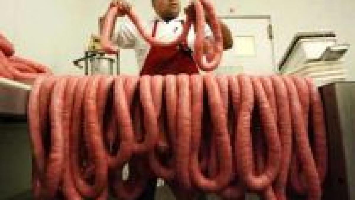 romanii vor sa aiba cel mai lung carnat din lume vezi recordurile mondiale stabilite de craciun