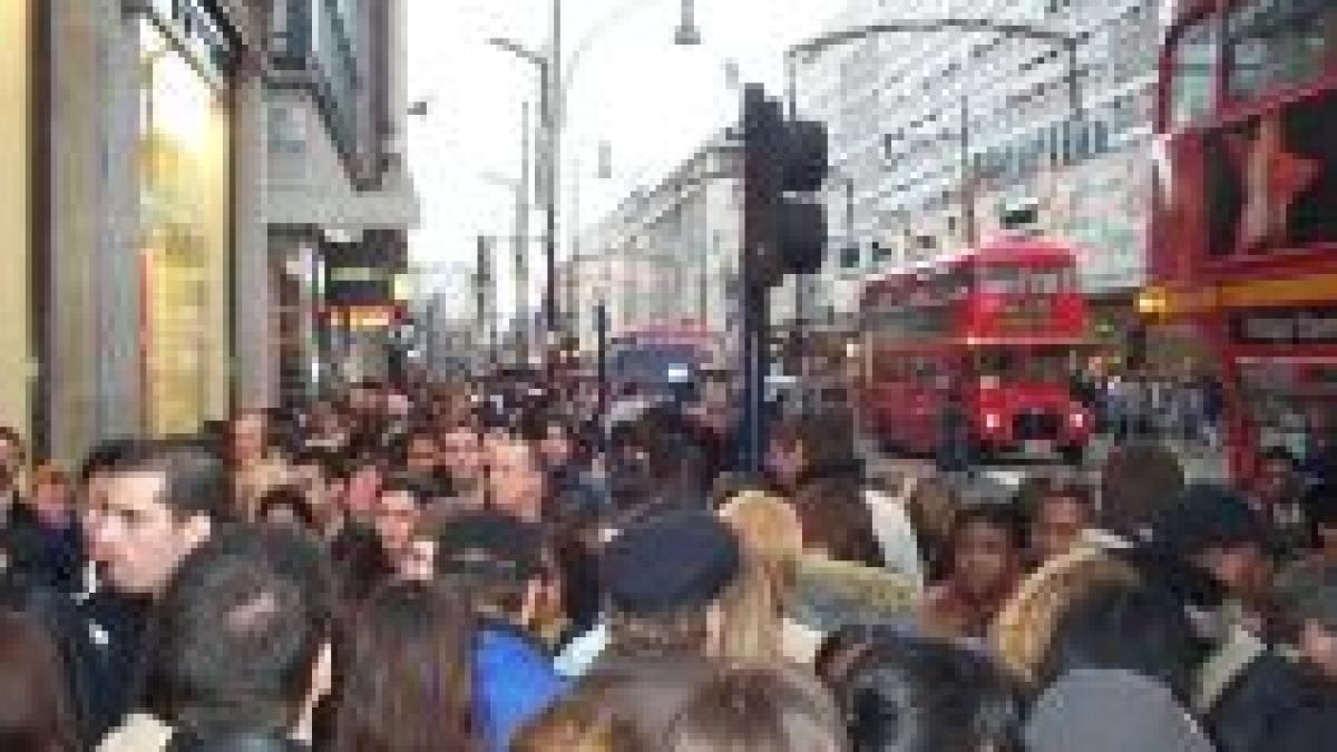 criza ar putea intoarce economia britanica cu cinci ani in urma