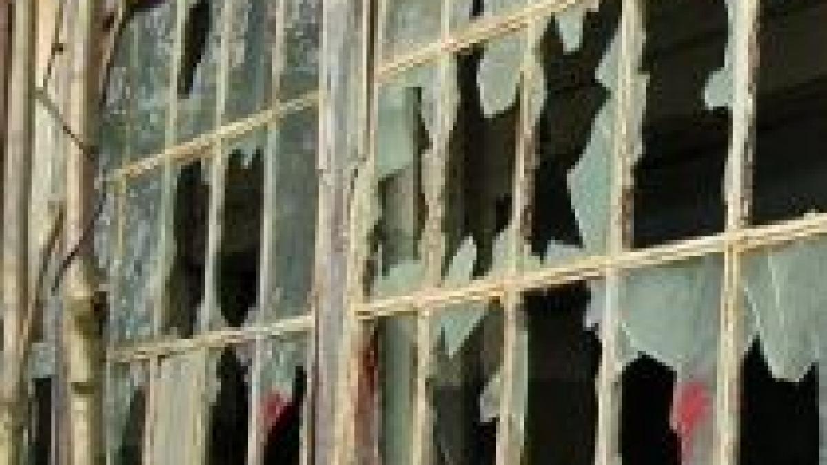 explozie la o fabrica de armament din iran opt oameni au murit