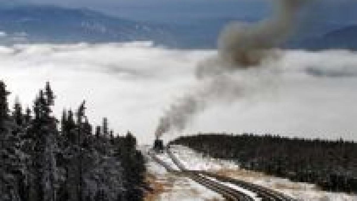 sinele de cale ferata au crapat in mai multe locuri din cauza inghetului