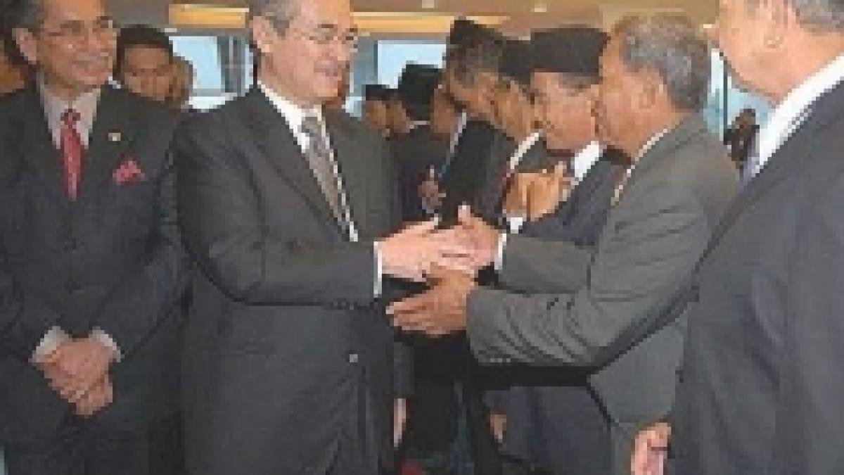 tuanku jaafar fostul rege al malaeziei a decedat duminica