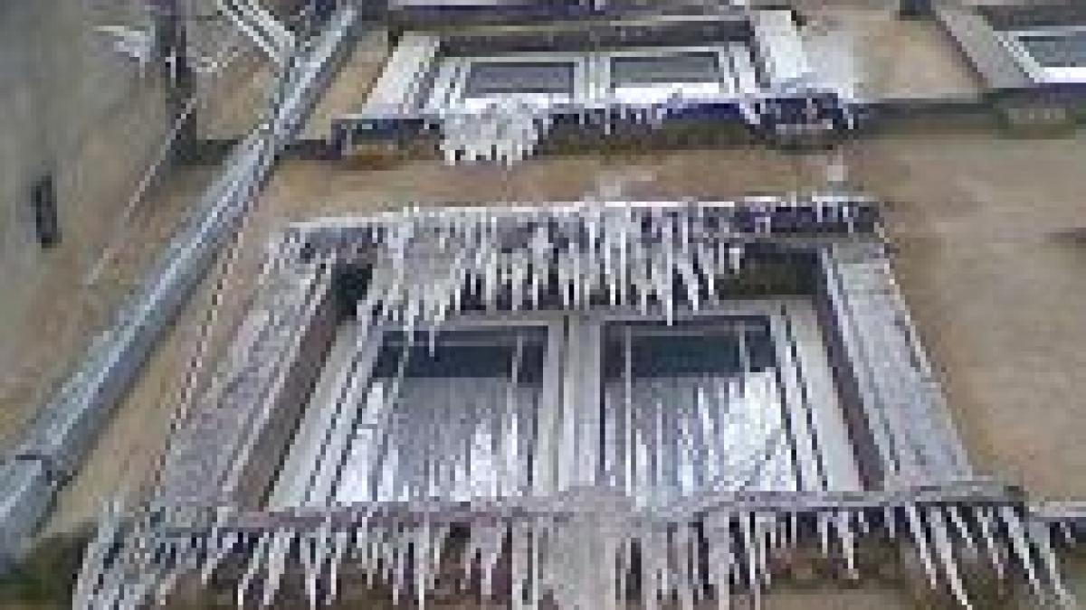 frigul face primele victime patru persoane au murit la constanta si doua la bucuresti