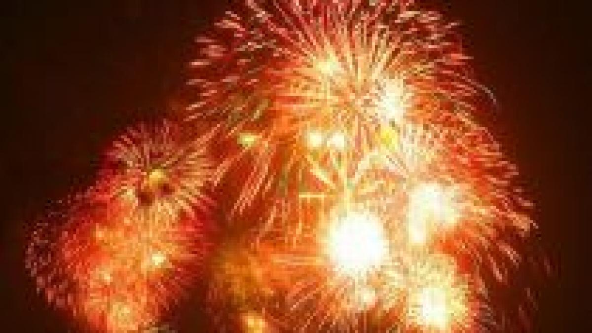 la multi ani 2009 vedeti cum a fost sarbatorita in lume intrarea in noul an video