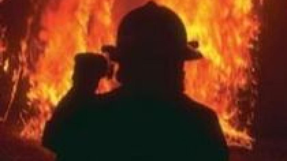 constanta pericol de explozie dupa ce un service auto improvizat a luat foc