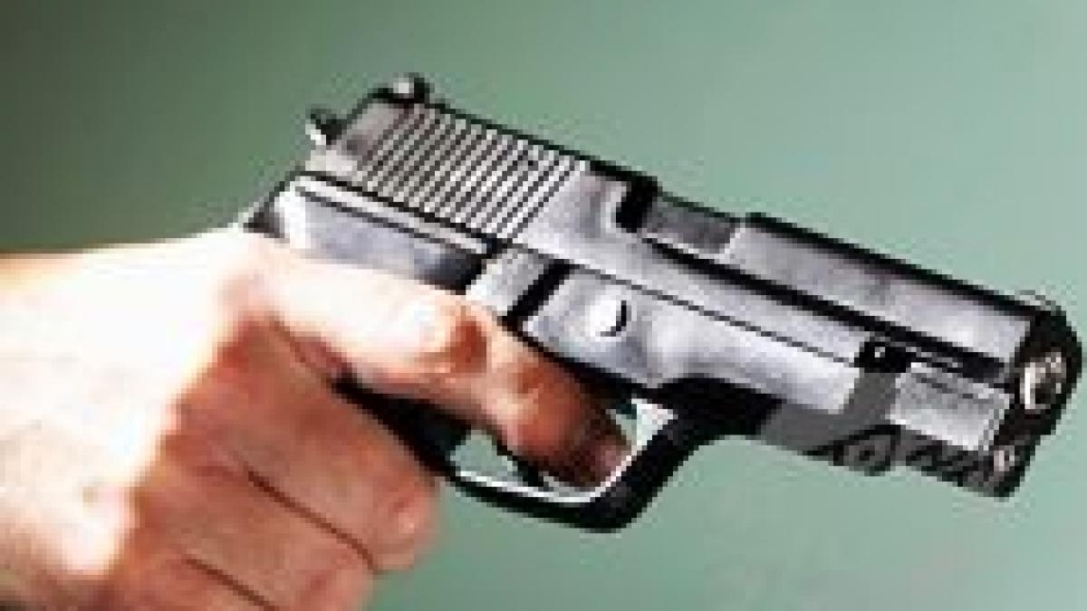 grecia politist de 21 ani grav ranit in urma unui atentat