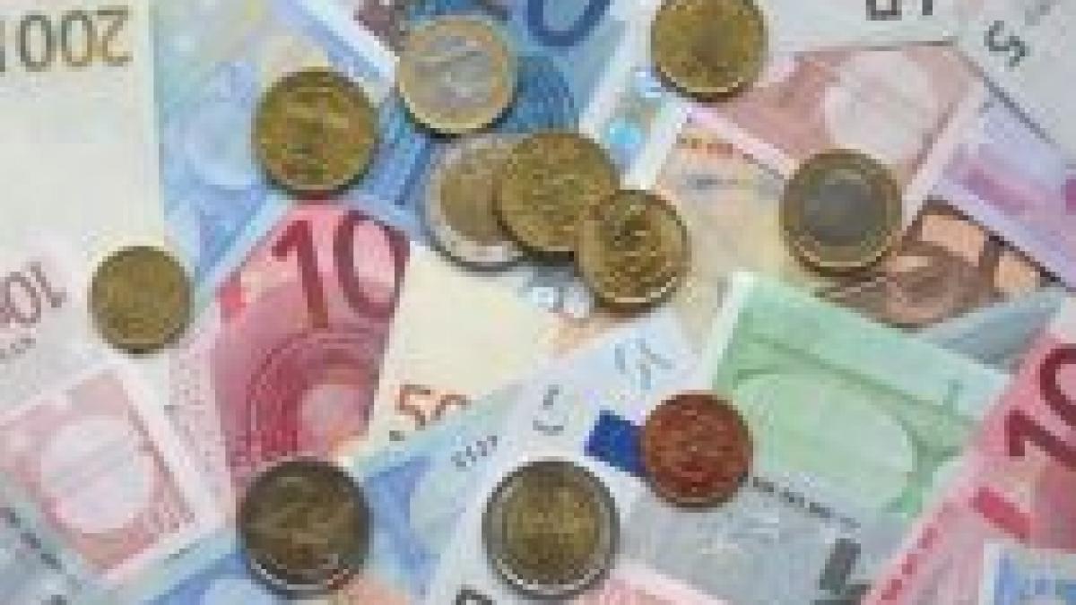 leul se depreciaza 1 euro 4 12 lei pe piata interbancara