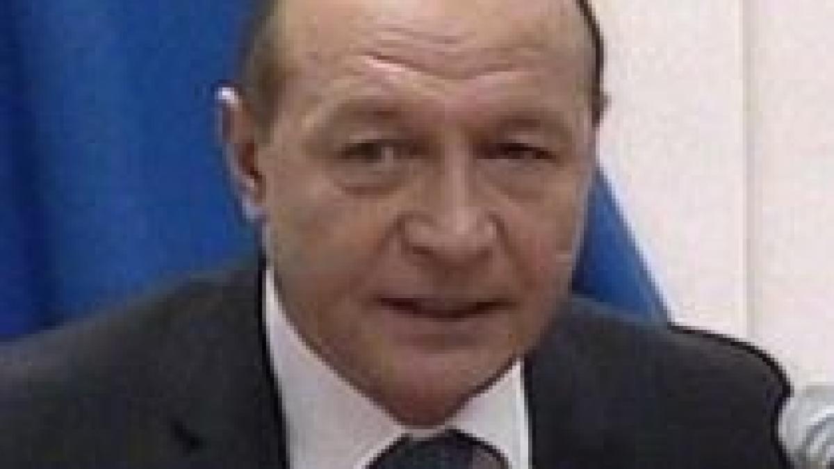basescu ordonanta care interzice cumulul salariului cu pensia este constitutionala