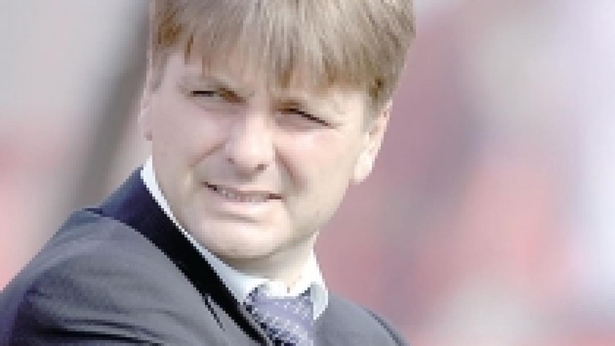 cfr cluj are antrenor desi nu va fi oficial antrenor dusan uhrin va fi consilier sportiv