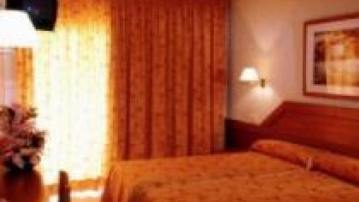 peste jumatate din senatori doresc cazare in bucuresti