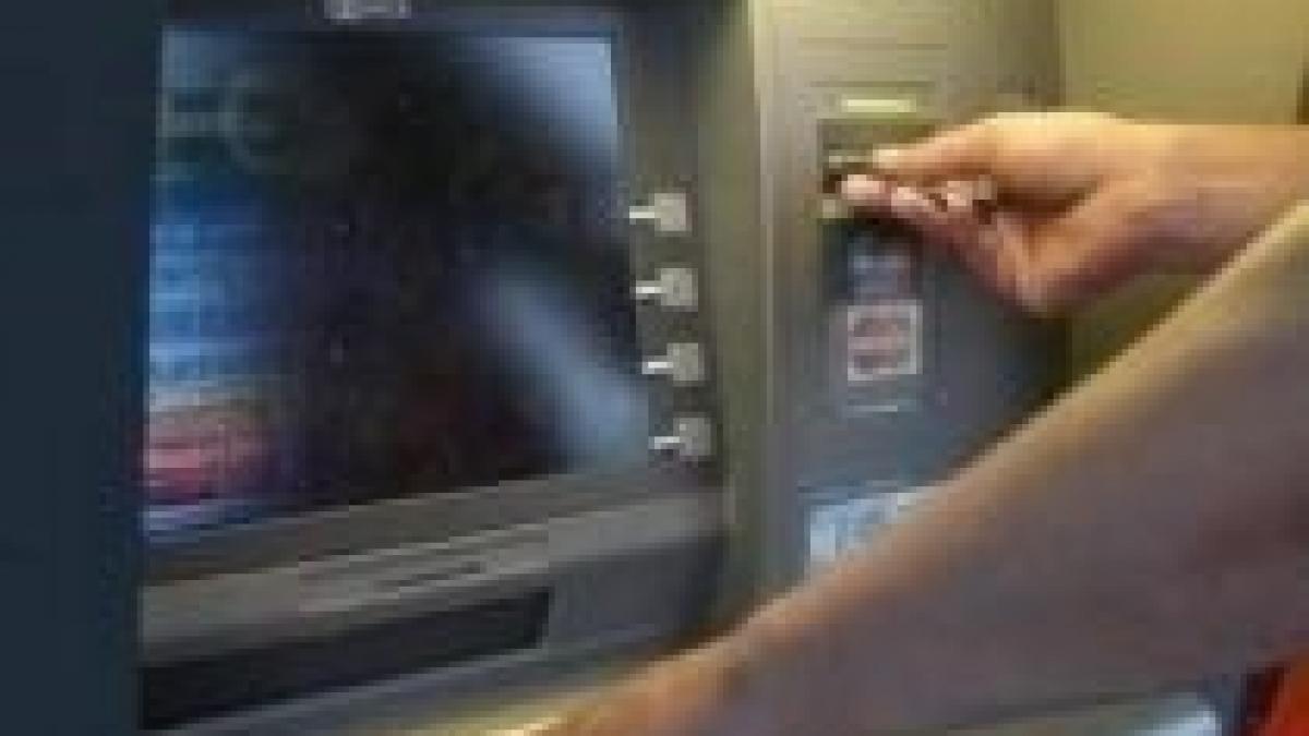 actiune comuna a politistilor din 4 judete pentru anihilarea unei retele de falsificatori de carduri