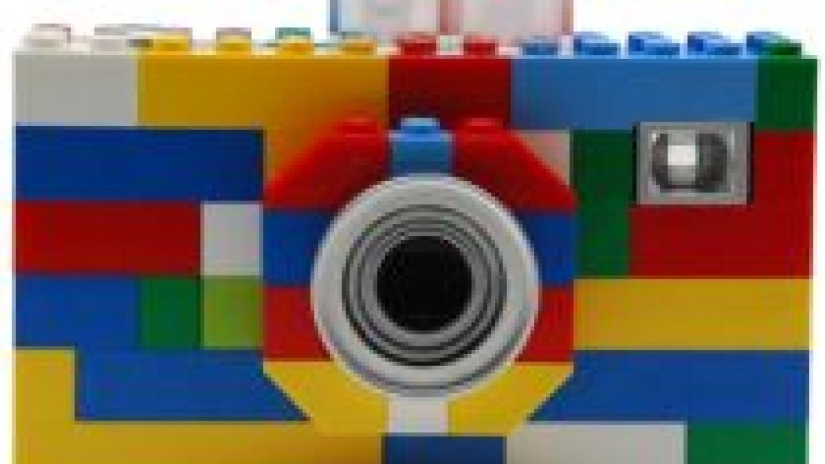 lego anunta o linie de camere foto digitale walkie talkie si pmp uri pentru copii