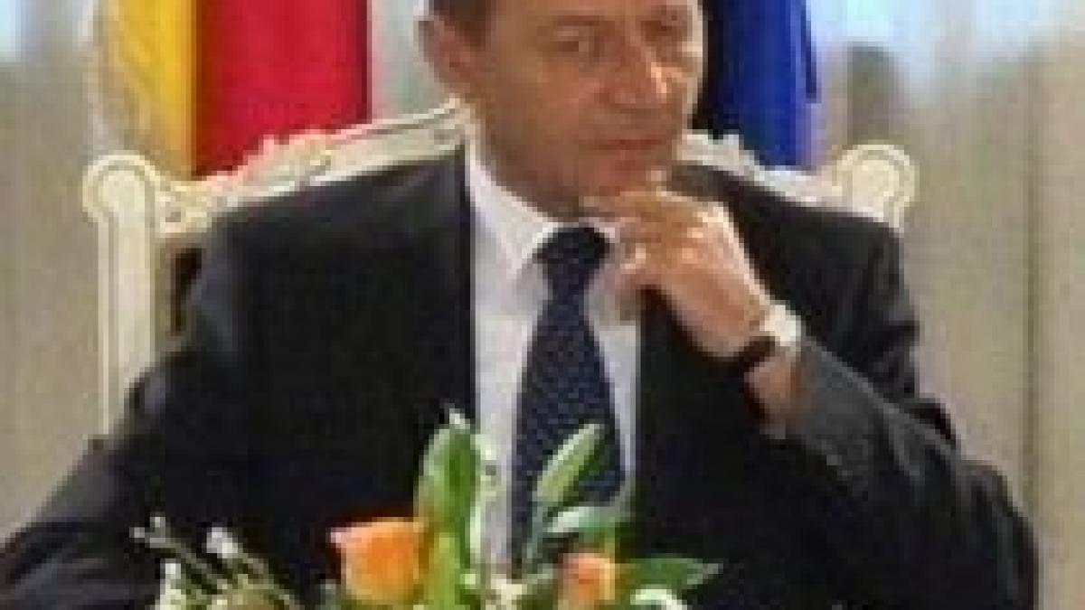 cele zece porunci ale lui basescu romania are nevoie de un regim semi prezidential si un sistem