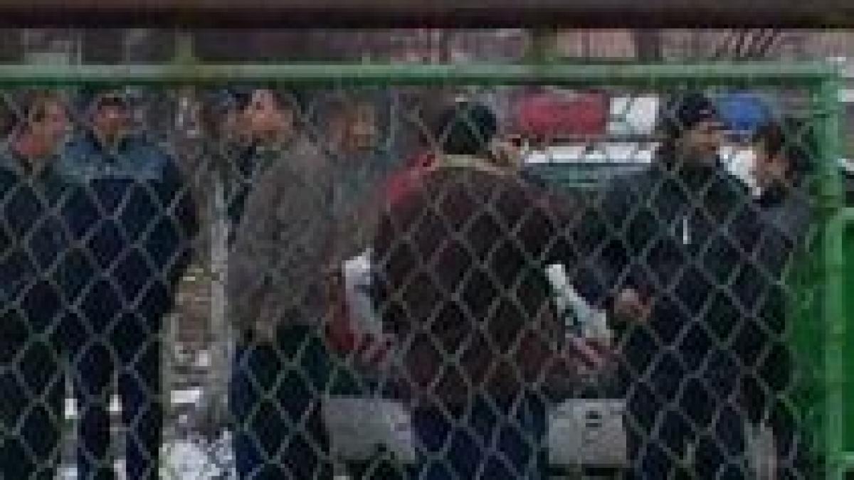 un elev de la liceul 12 din capitala injunghiat cu o sabie in timpul orei de religie video