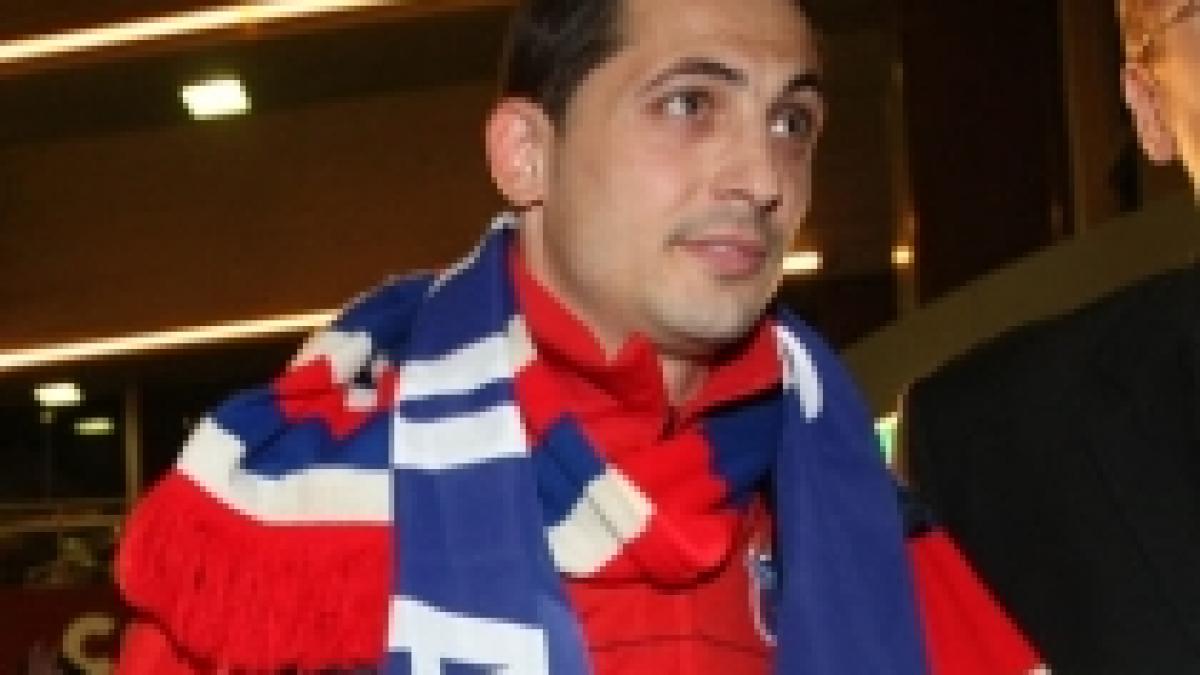 mirel radoi intampinat de 150 de fani stelisti pe aeroportul henri coanda sunt emotionat