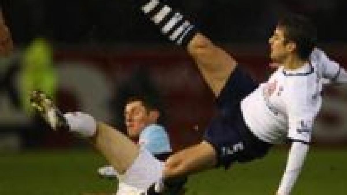 burnley tottenham 3 2 spurs ajunge in finala cupei carling dupa cea mai rusinoasa noapte