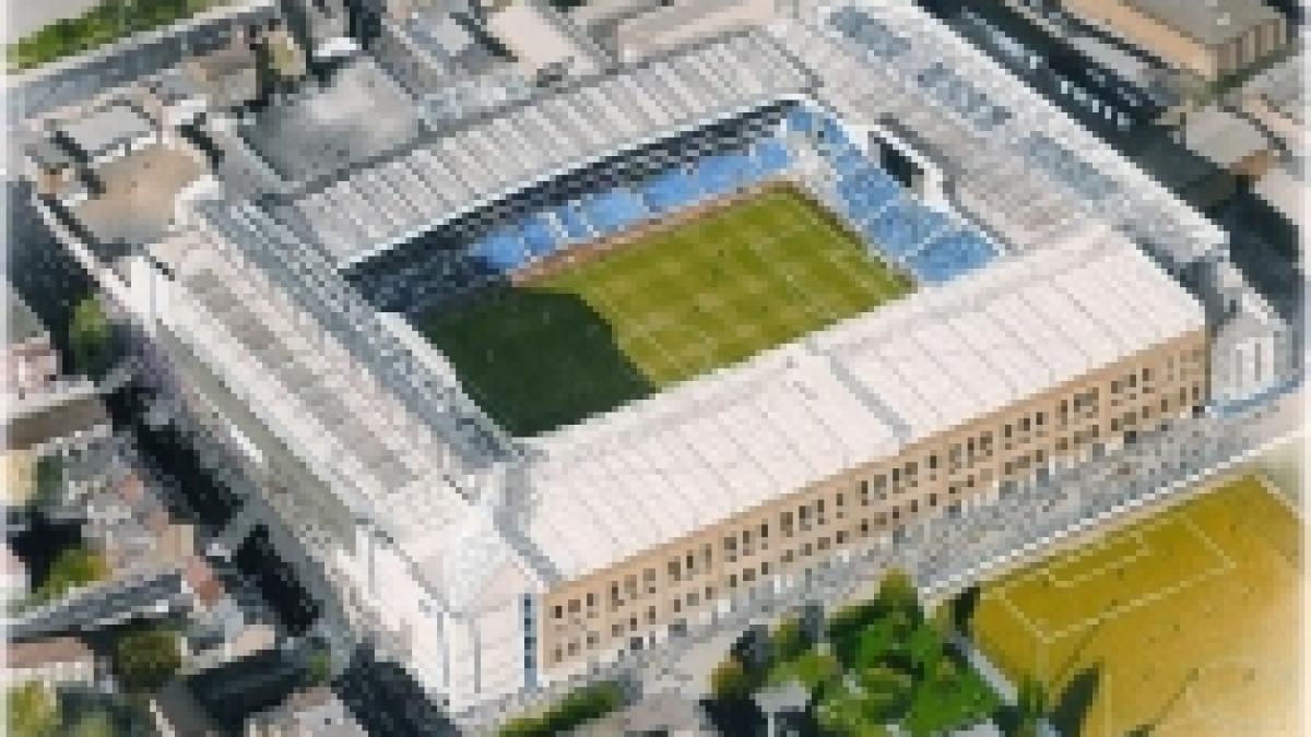 trei barbati inarmati au jefuit o cladire a clubului tottenham hotspur