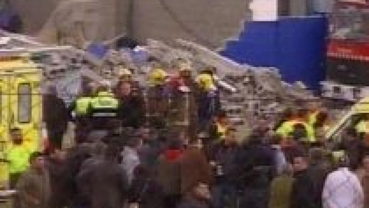 spania trei oameni au murit dupa ce acoperisul unei sali de sport s a prabusit