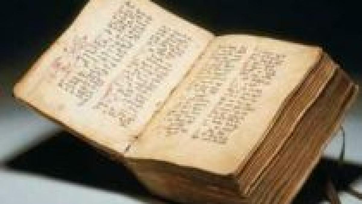 o biblie de opt kilograme va fi expusa la timisoara