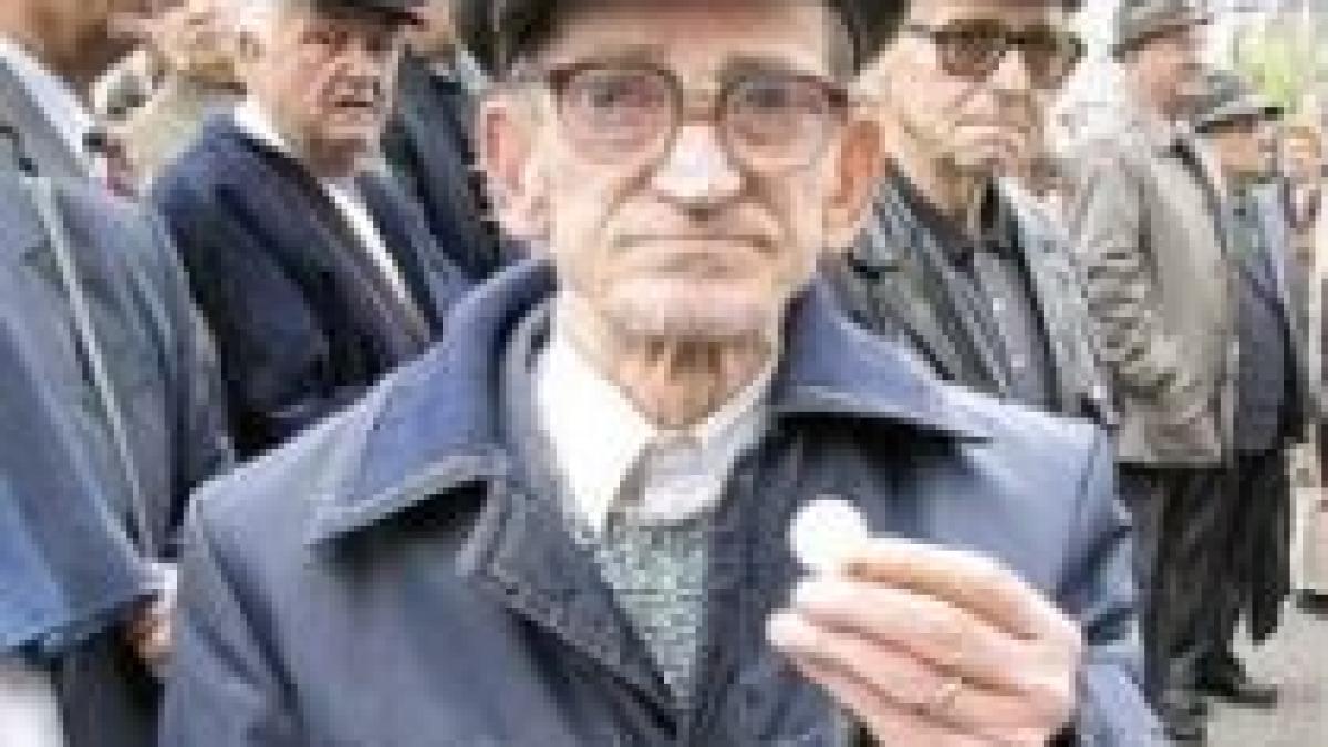 majorarea pensiilor ar putea fi amanata pentru luna septembrie