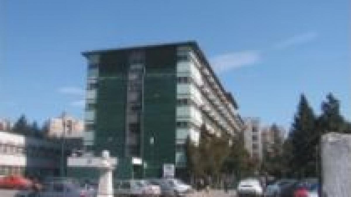 noi acuzatii la spitalul din slatina un pacient sustine ca a fost amenintat cu pistolul video